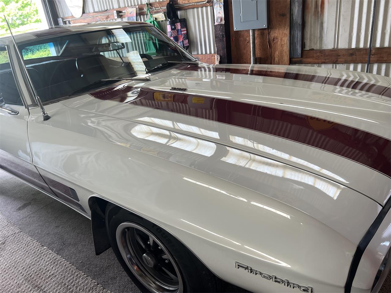 Pontiac-Firebird-1969-Pearl-White-burguney-Red-22