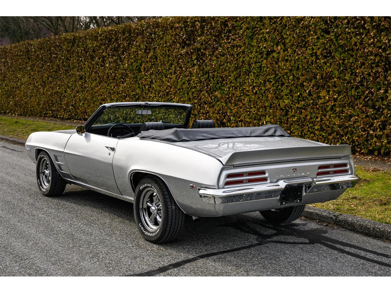 Pontiac-Firebird-1969-Silver-black-2