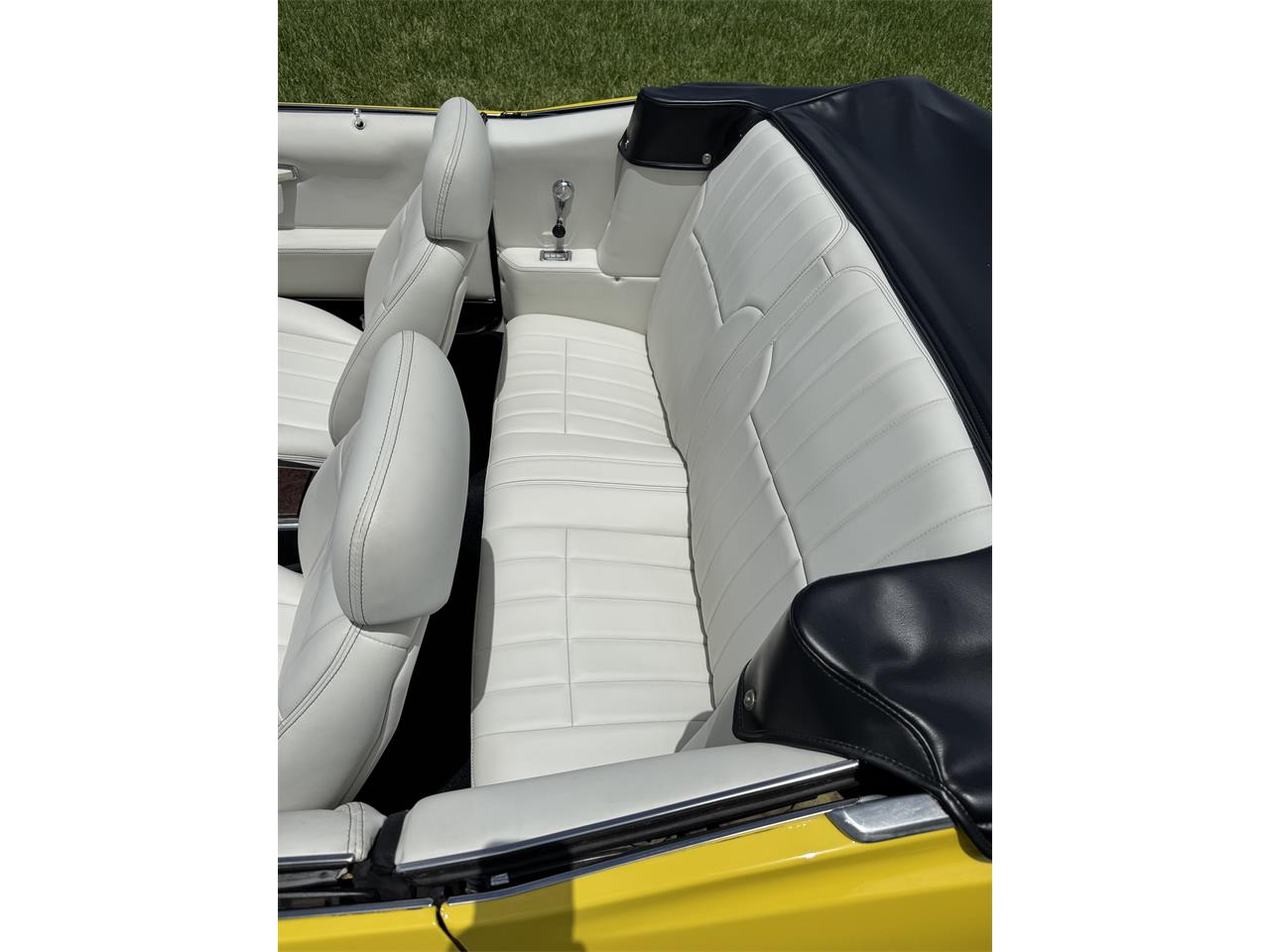 Pontiac-Firebird-1969-Yellow-White-5