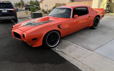 Pontiac-Firebird-1970-Sedan