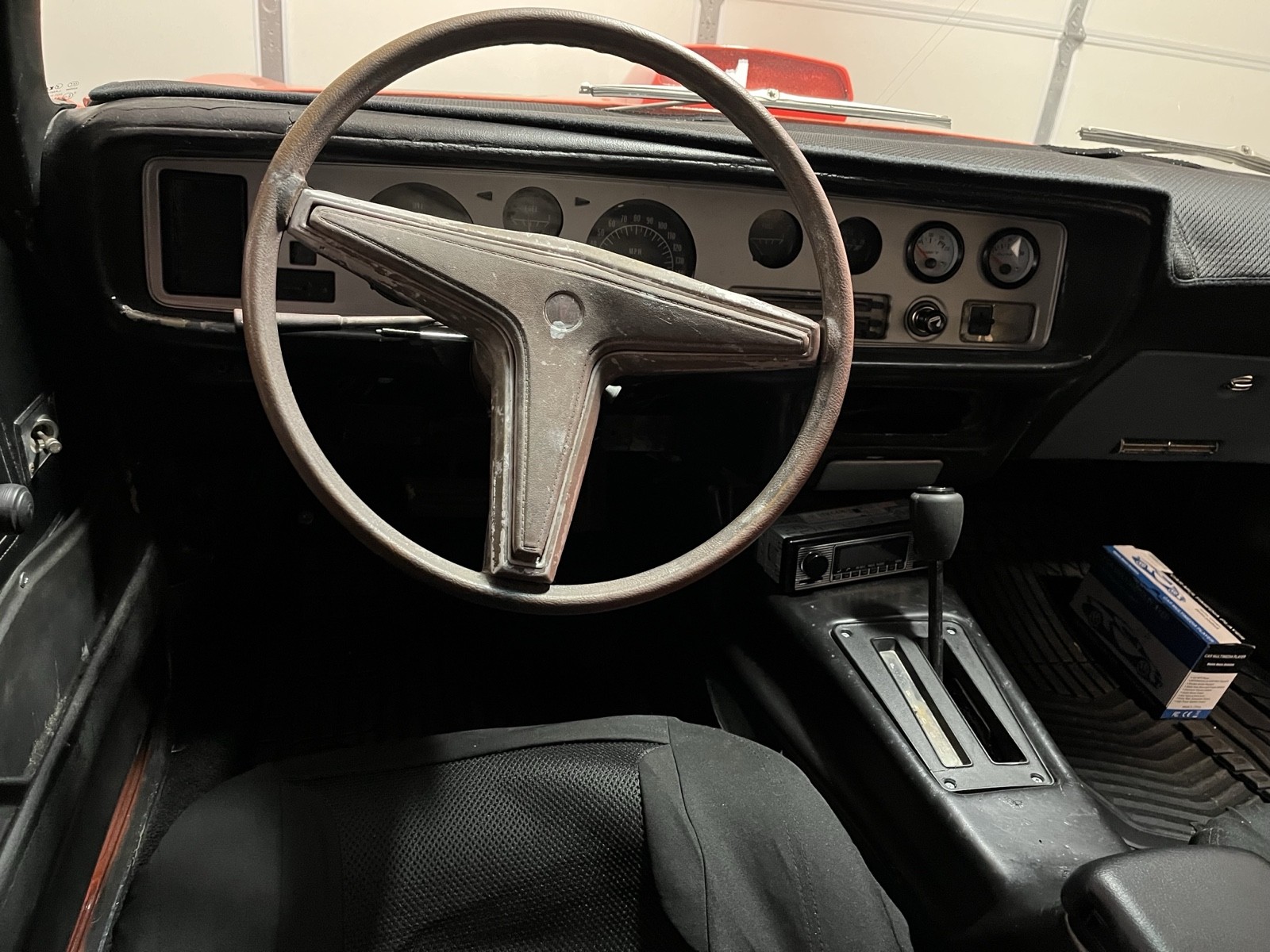 Pontiac-Firebird-1970-Sedan-9