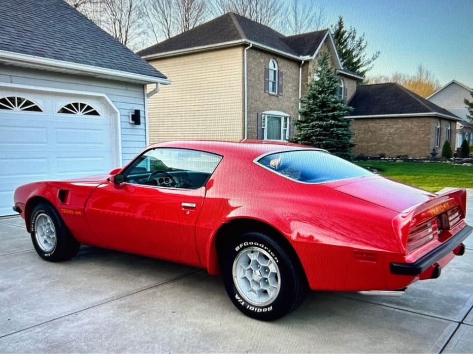 Pontiac-Firebird-1974-Coupe