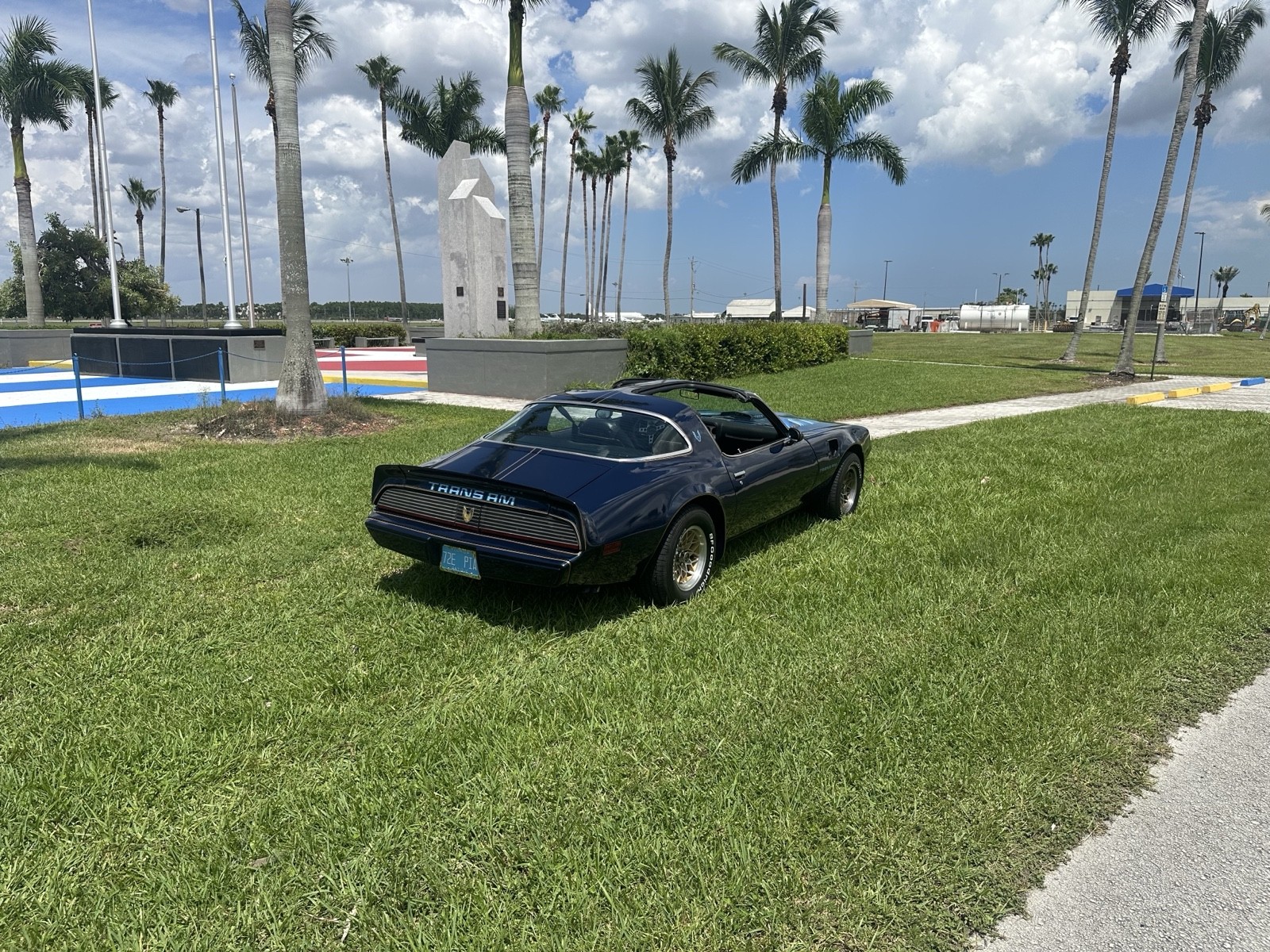 Pontiac-Firebird-1979-10