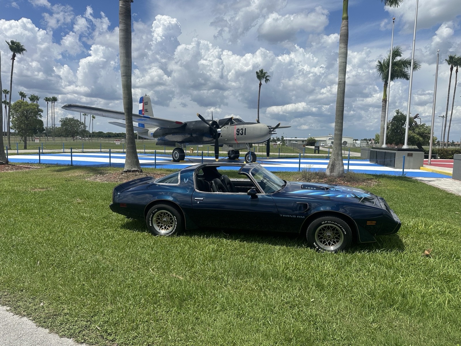 Pontiac-Firebird-1979-9