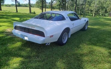 Pontiac-Firebird-1981-Coupe-2