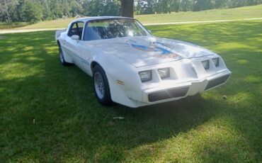 Pontiac-Firebird-1981-Coupe