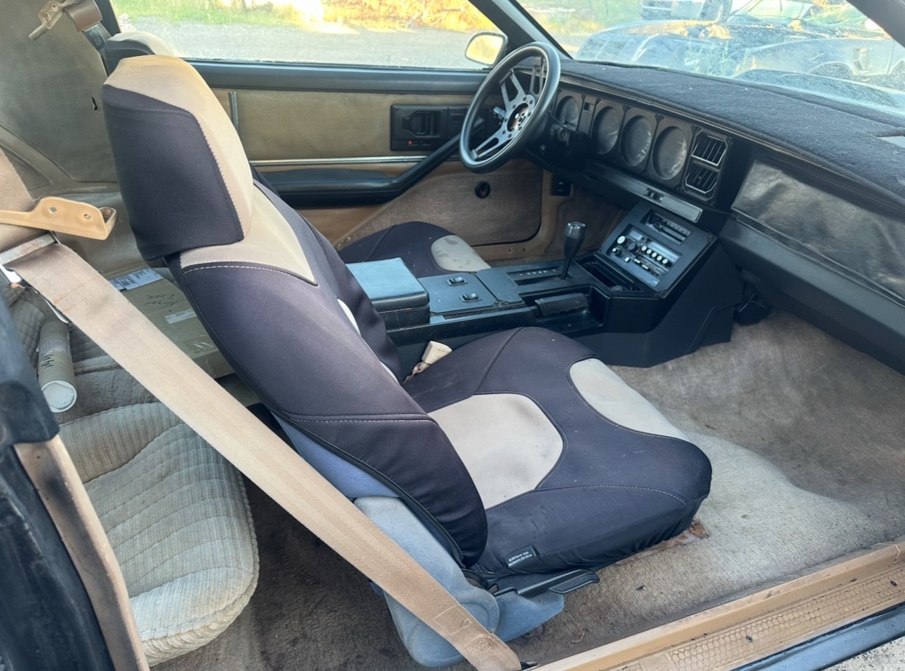 Pontiac-Firebird-1982-23