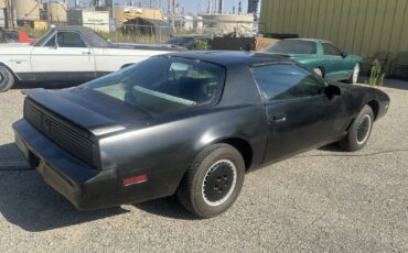 Pontiac-Firebird-1982-3
