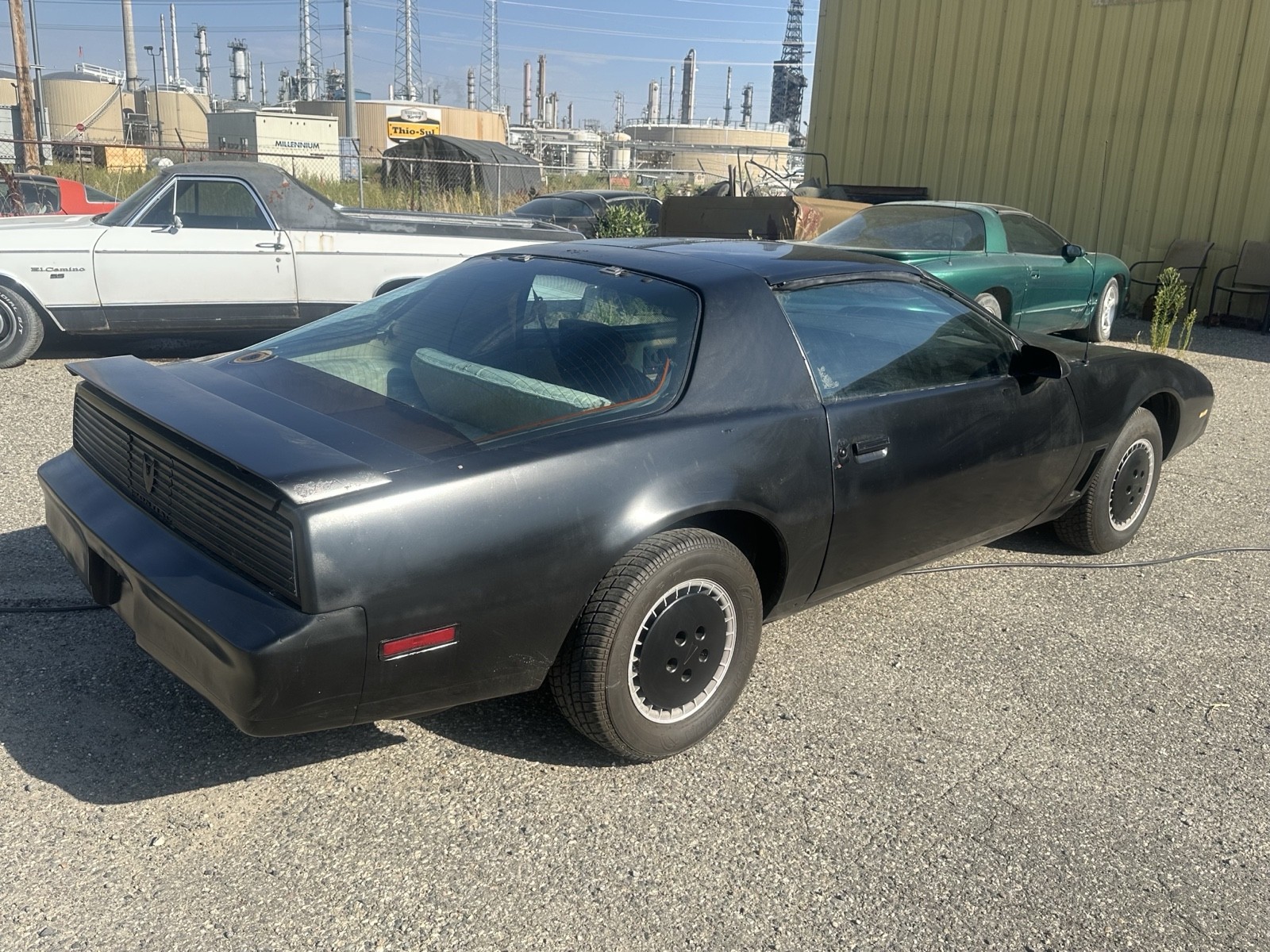 Pontiac-Firebird-1982-3