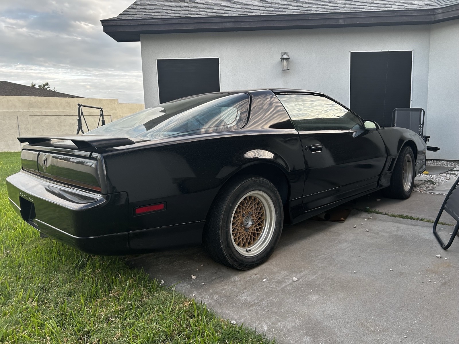 Pontiac-Firebird-1985-Coupe-1