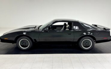Pontiac-Firebird-1987-Black-Gray