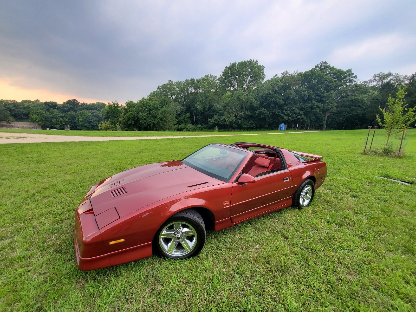 Pontiac-Firebird-1987-Coupe-2