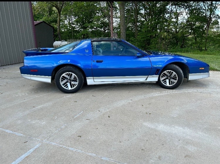 Pontiac-Firebird-1987-Hatchback-3