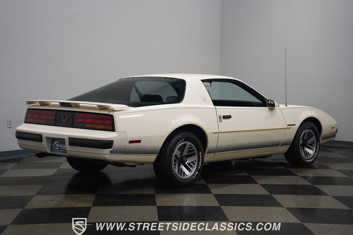 Pontiac-Firebird-1990-Coupe-15