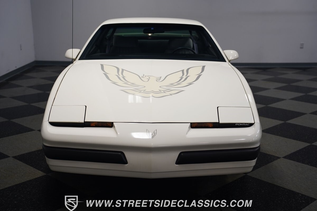 Pontiac-Firebird-1990-Coupe-21