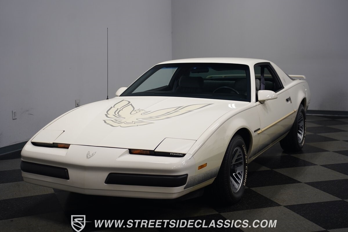 Pontiac-Firebird-1990-Coupe-22