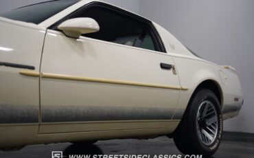 Pontiac-Firebird-1990-Coupe-26