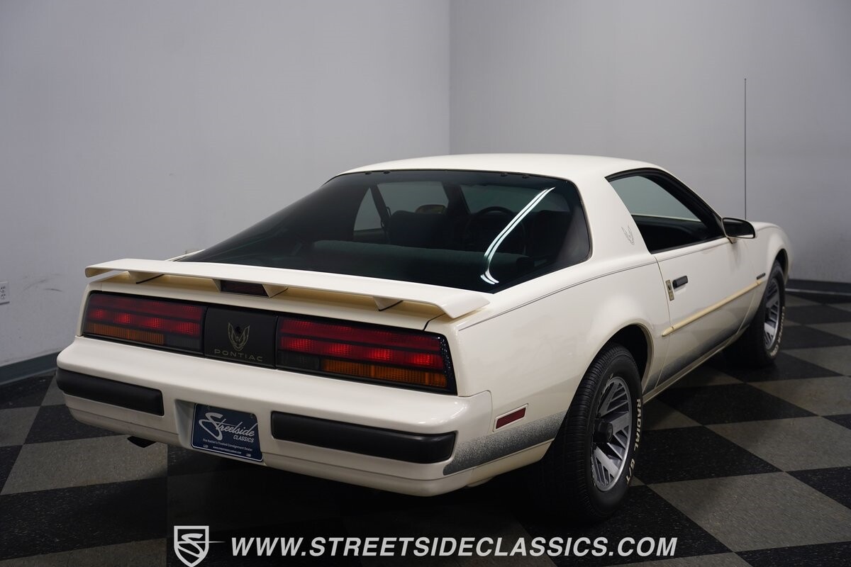 Pontiac-Firebird-1990-Coupe-30