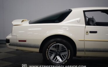 Pontiac-Firebird-1990-Coupe-34