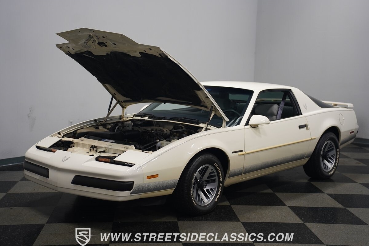 Pontiac-Firebird-1990-Coupe-36