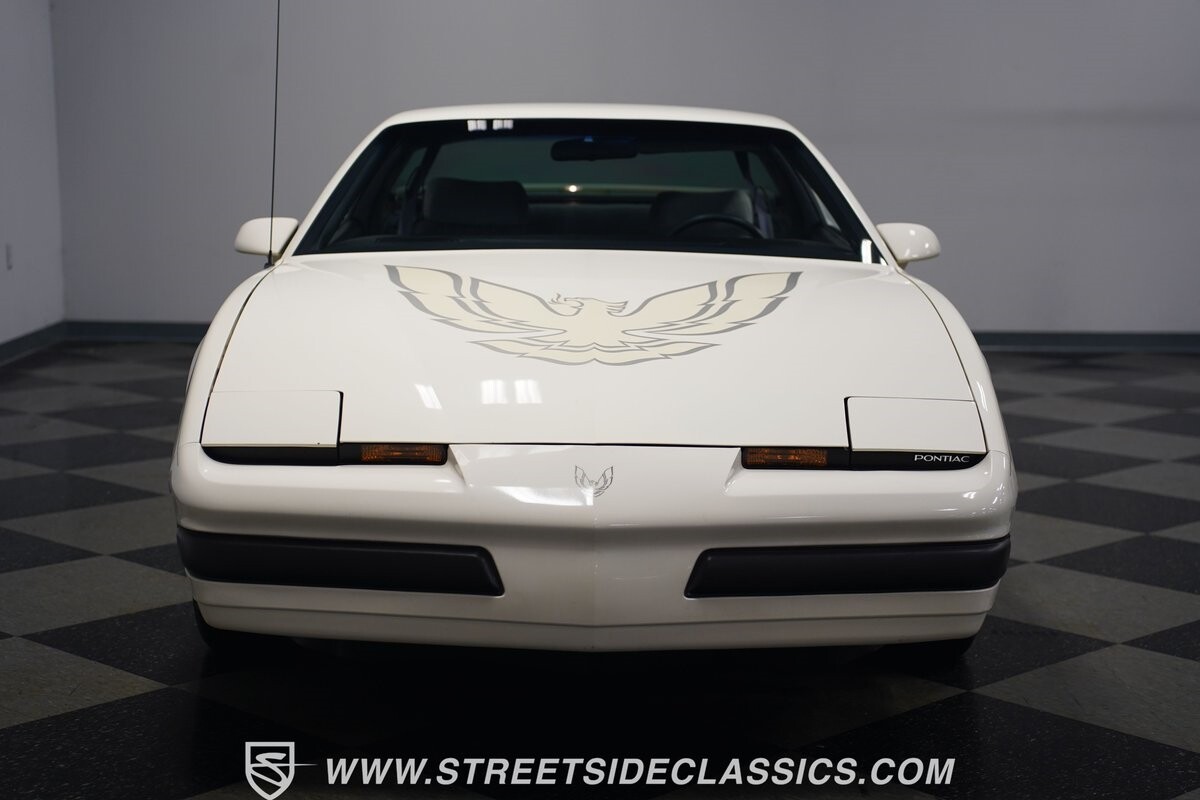 Pontiac-Firebird-1990-Coupe-5