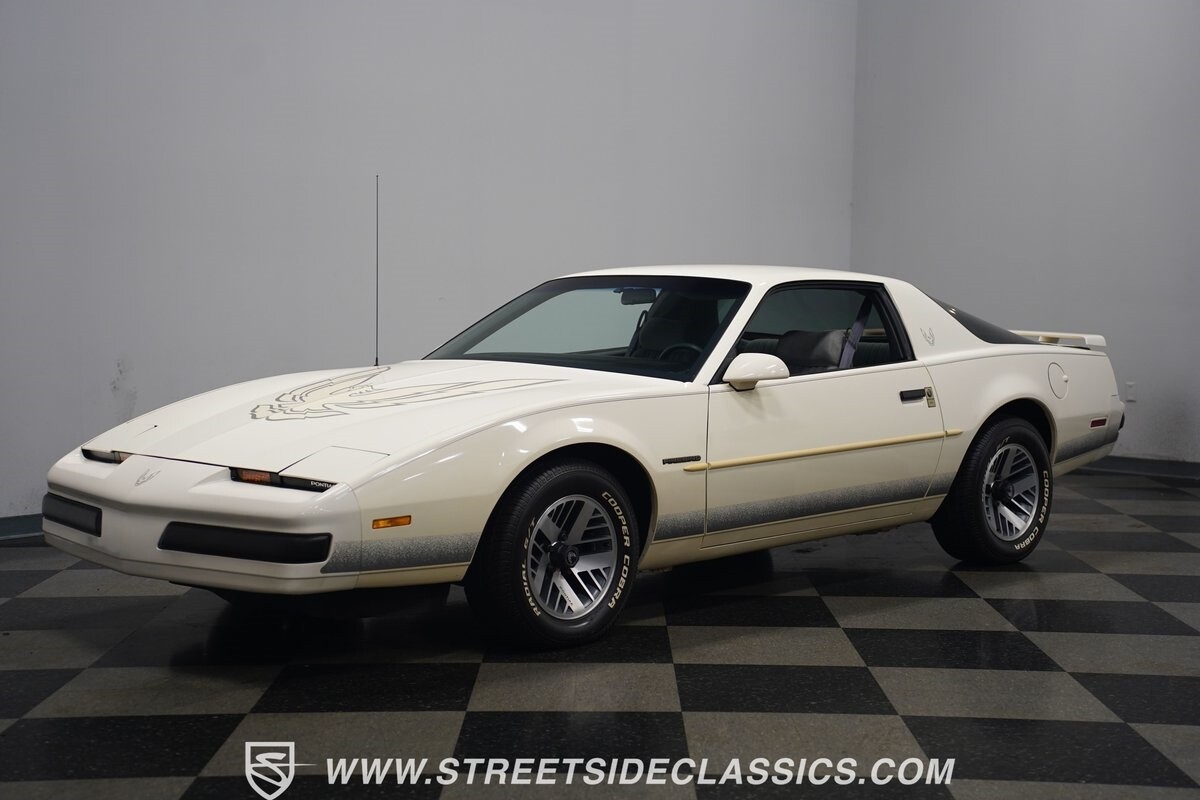 Pontiac-Firebird-1990-Coupe-7