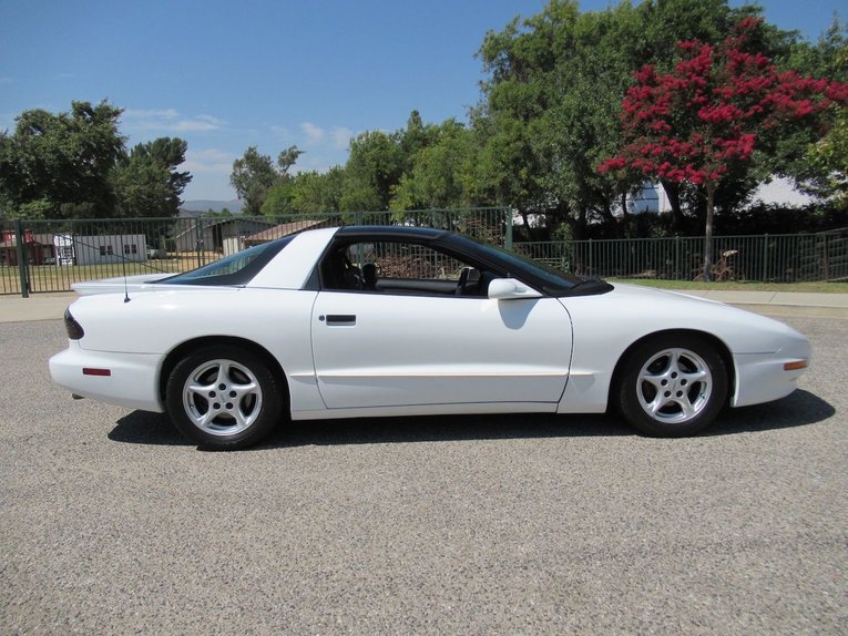 Pontiac-Firebird-1994-Bright-White-Black-21