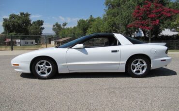Pontiac-Firebird-1994-Bright-White-Black