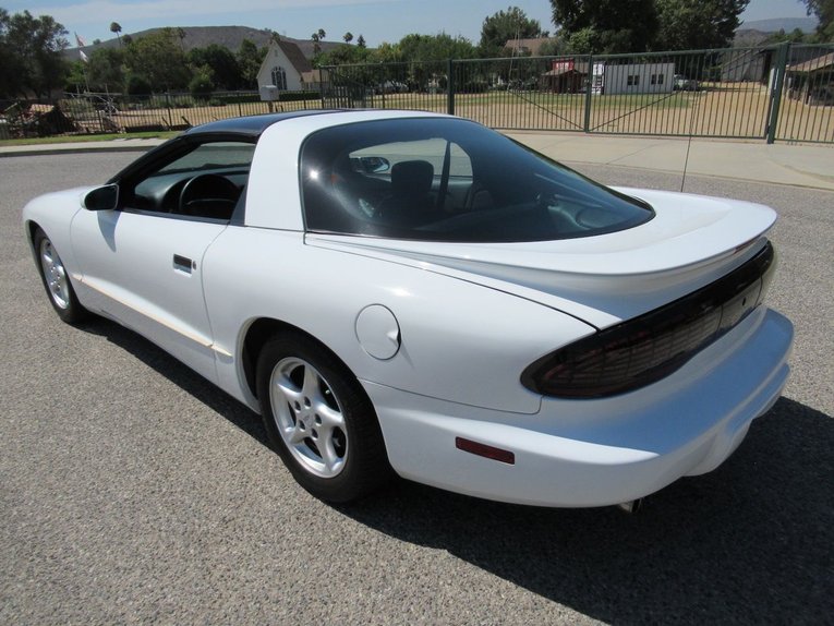 Pontiac-Firebird-1994-Bright-White-Black-6
