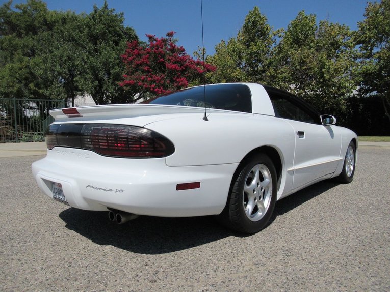 Pontiac-Firebird-1994-Bright-White-Black-9