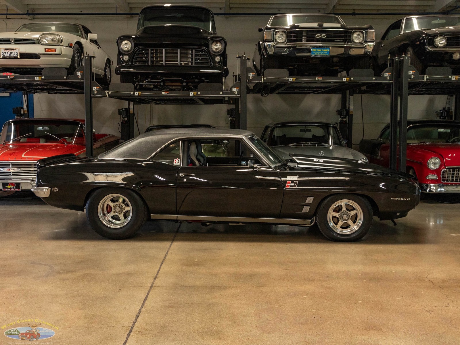 Pontiac-Firebird-Custom-1969-2-Door-Hardtop-2