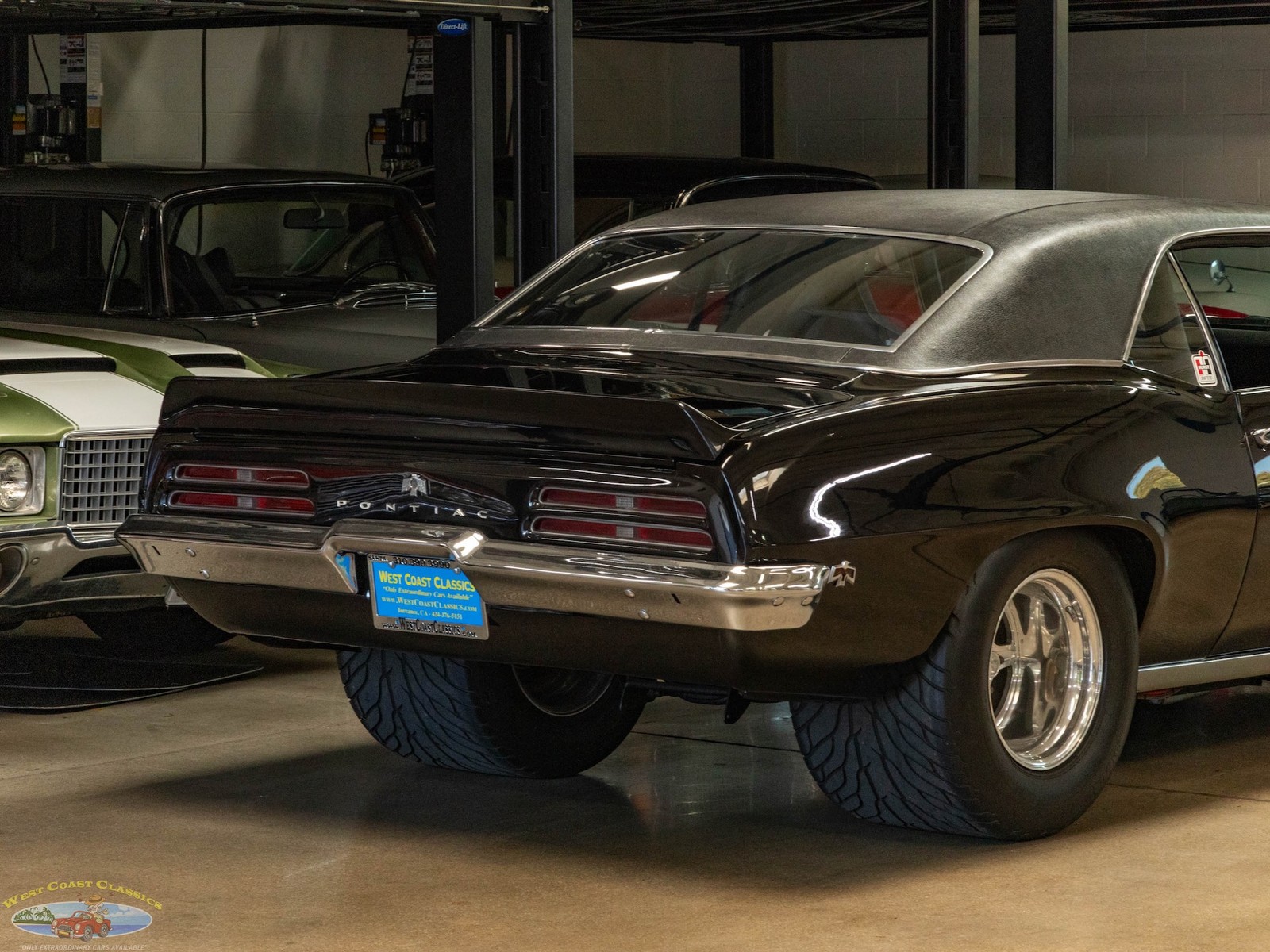 Pontiac-Firebird-Custom-1969-2-Door-Hardtop-24
