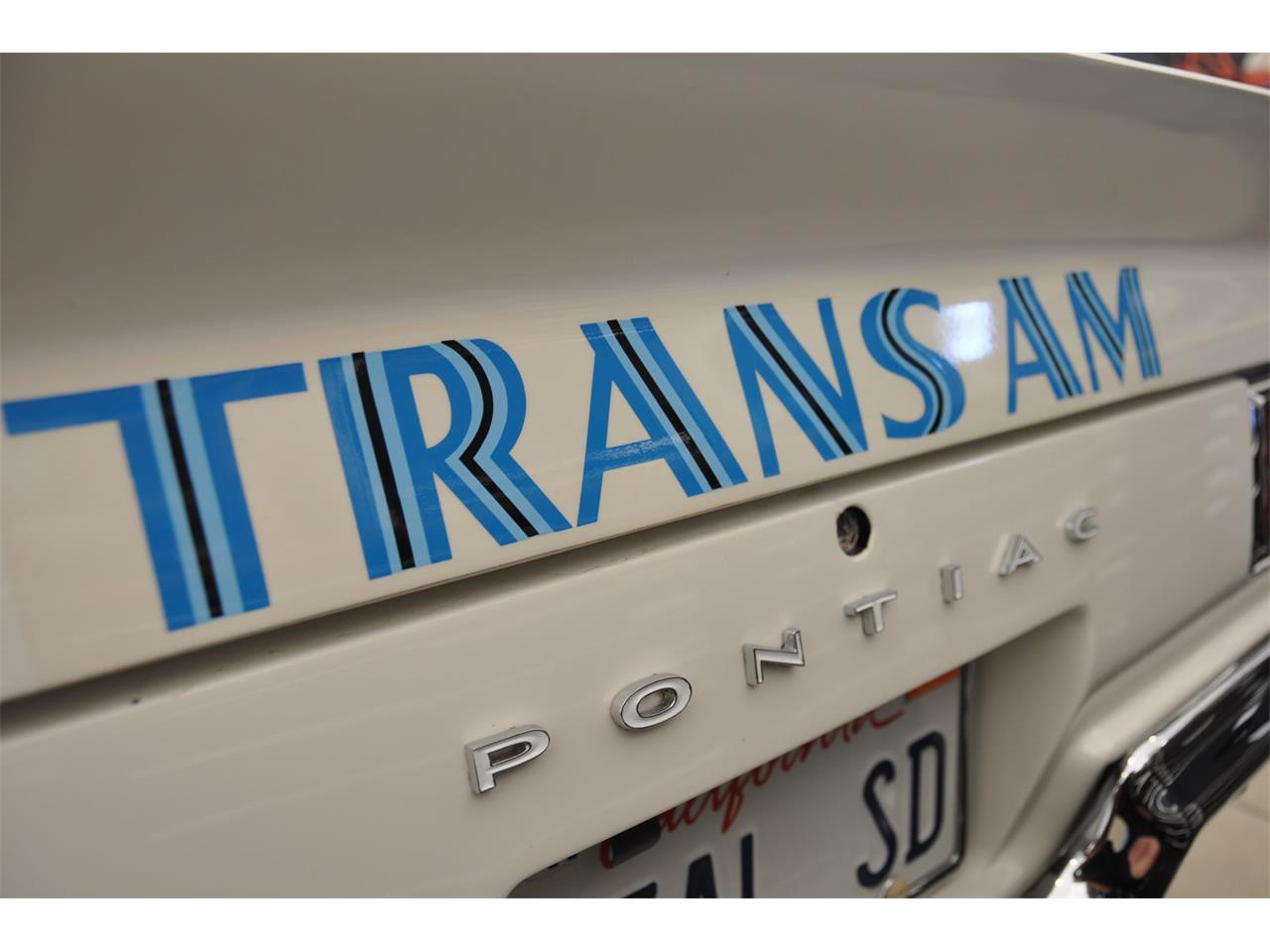 Pontiac-Firebird-trans-am-1973-White-Black-Deluxe-32
