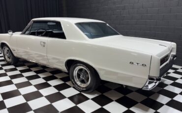 Pontiac-GTO-1964-Coupe-10