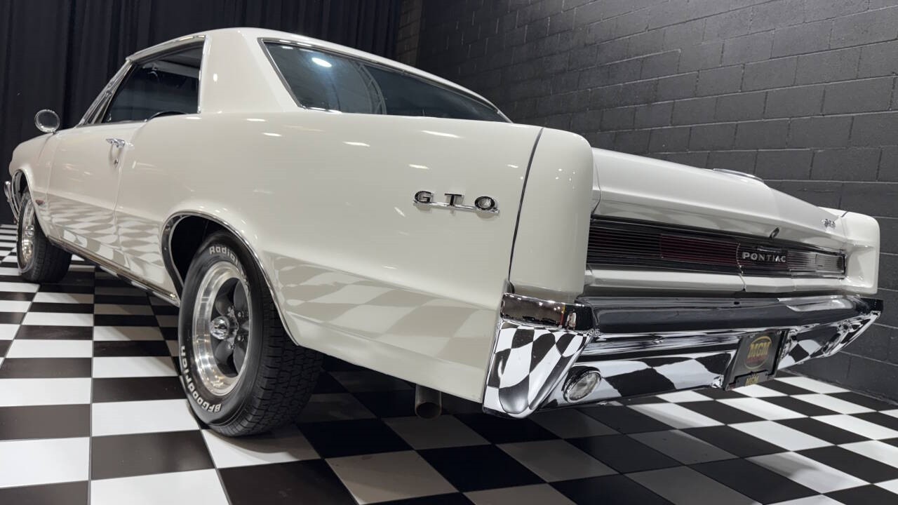 Pontiac-GTO-1964-Coupe-13