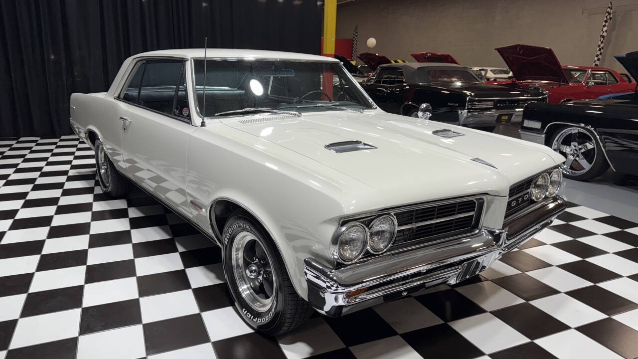 Pontiac-GTO-1964-Coupe-17
