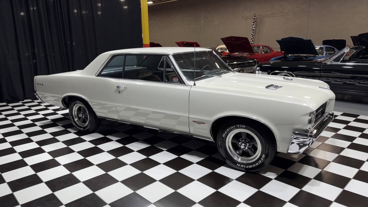 Pontiac-GTO-1964-Coupe-18