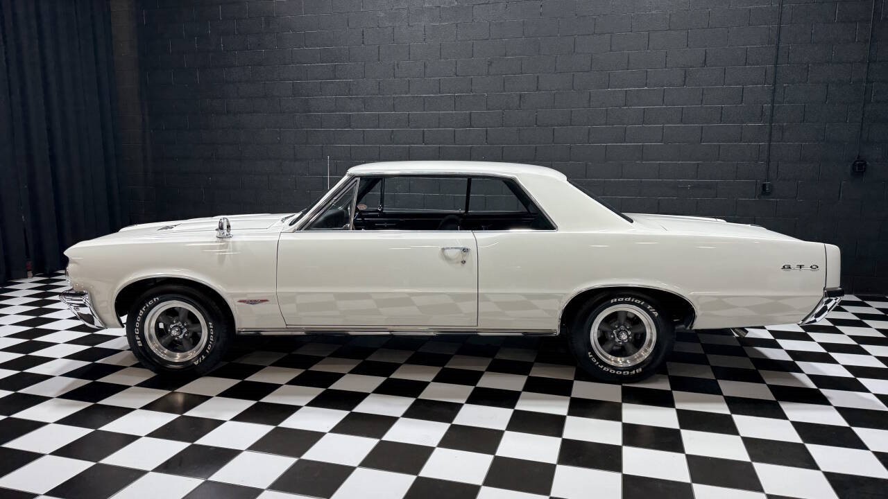 Pontiac-GTO-1964-Coupe-19