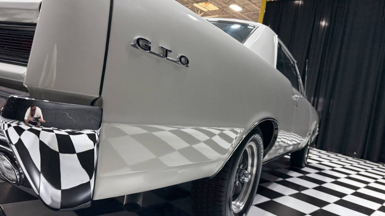 Pontiac-GTO-1964-Coupe-25