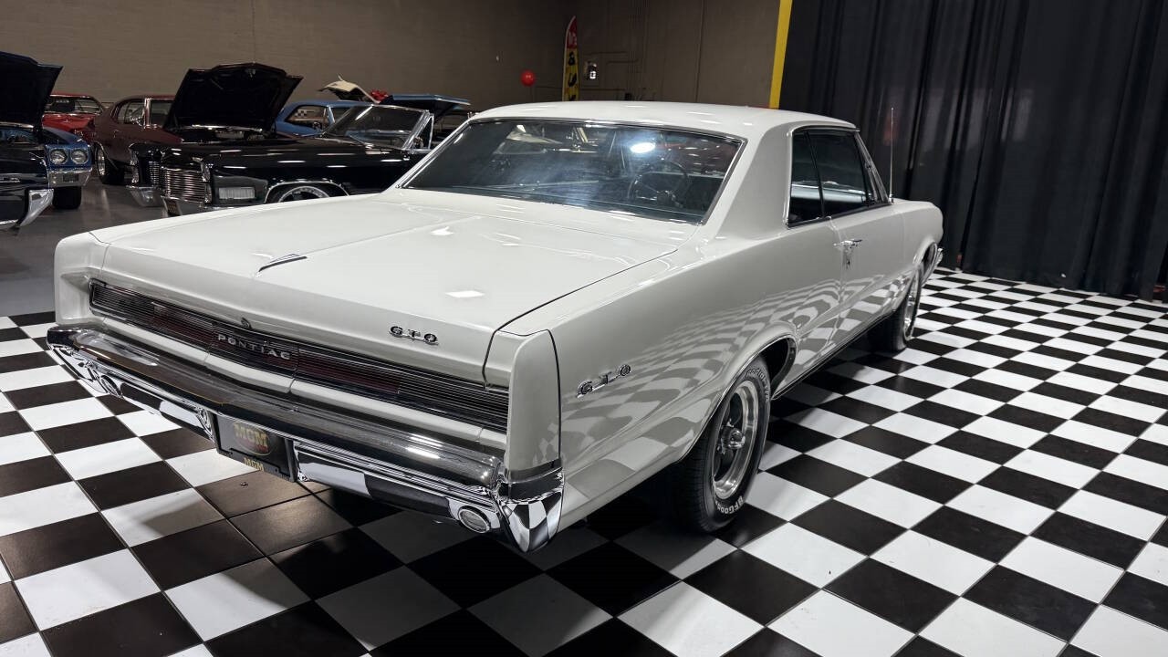 Pontiac-GTO-1964-Coupe-28