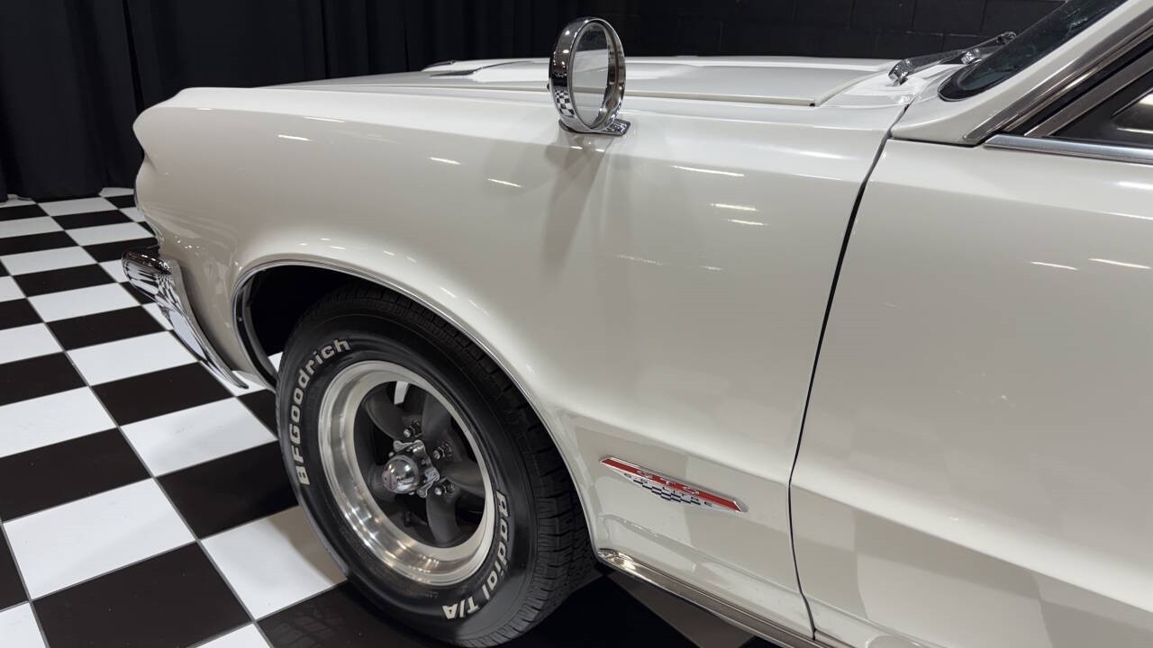 Pontiac-GTO-1964-Coupe-9
