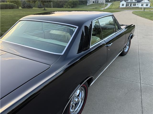 Pontiac-GTO-1965-2-Door-Coupe-13