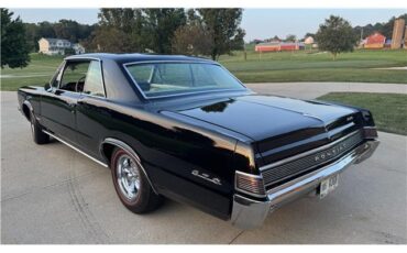 Pontiac-GTO-1965-2-Door-Coupe-3