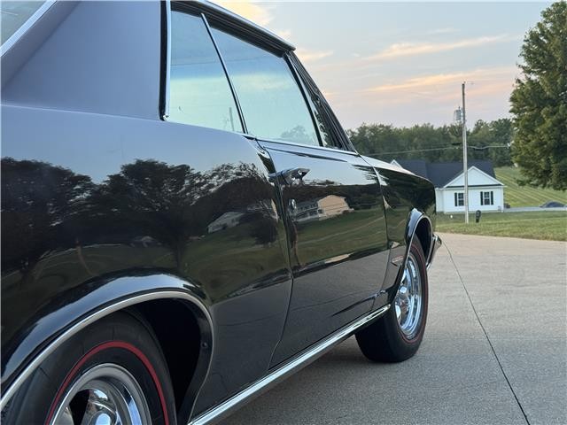 Pontiac-GTO-1965-2-Door-Coupe-30