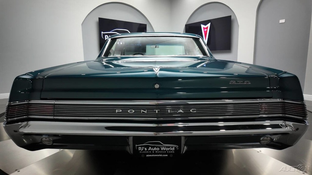 Pontiac-GTO-1965-22