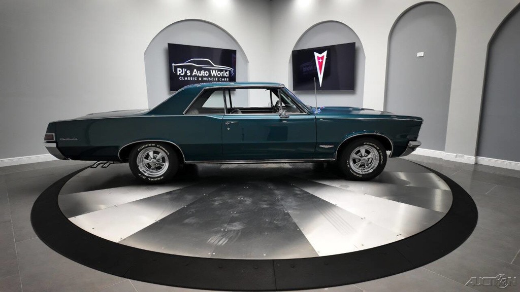 Pontiac-GTO-1965-4