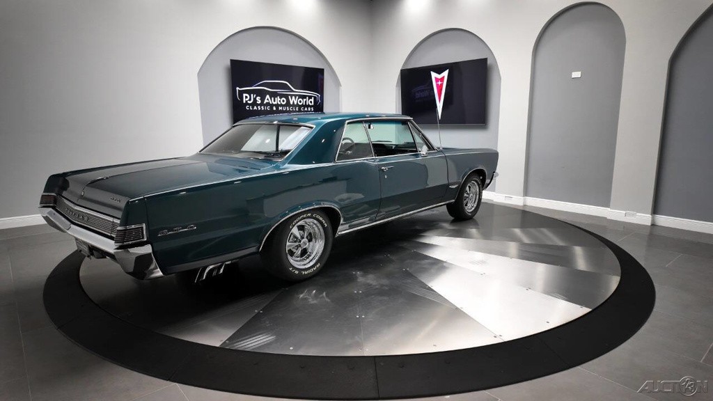 Pontiac-GTO-1965-6