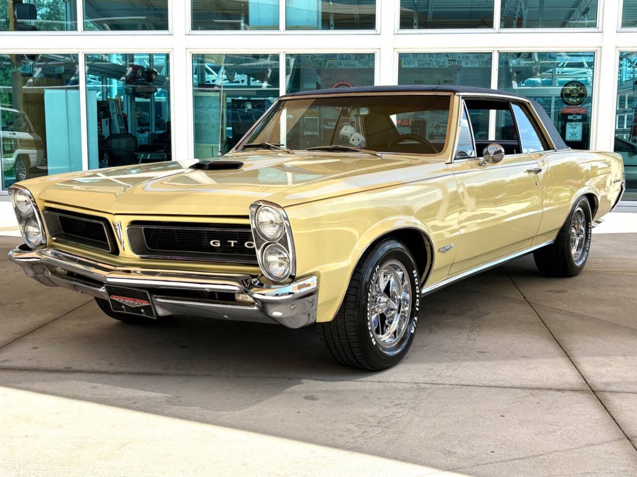 Pontiac-GTO-1965-Coupe-11