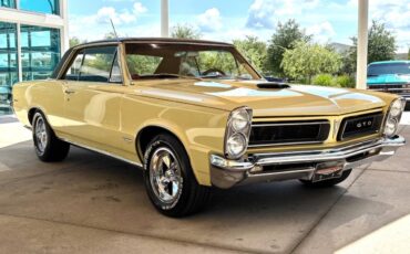 Pontiac-GTO-1965-Coupe-2