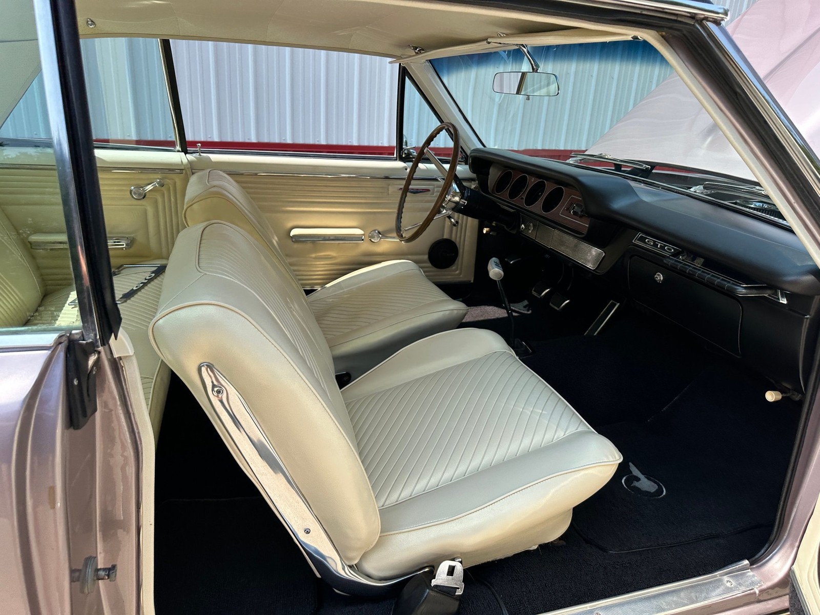 Pontiac-GTO-1965-Other-37